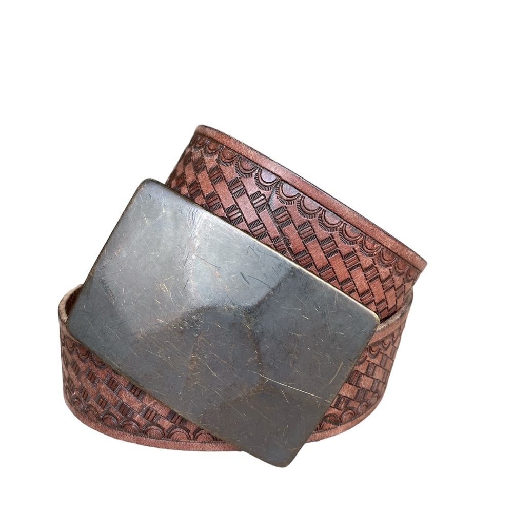 Fossil Tooled Brown Leather Belt with Dark Metal Buckle - Picture 2 of 10
